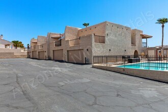 2175 Snead Dr in Lake Havasu City, AZ - Foto de edificio - Building Photo