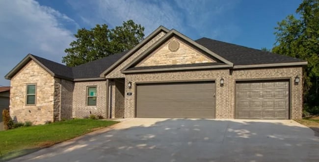 property at 17 Ettington Dr