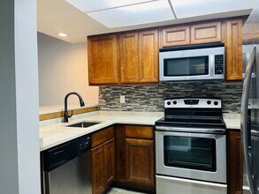 3042 Sir Hamilton Cir in Titusville, FL - Building Photo - Building Photo