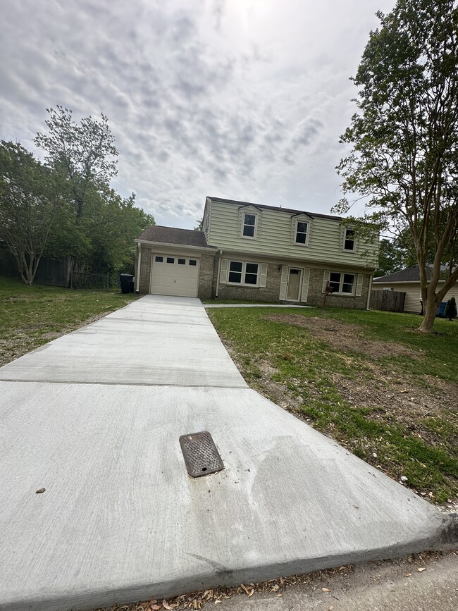 588 Windsor Gate Rd in Virginia Beach, VA - Building Photo - Building Photo