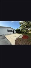 1300 N 64th Ave in Hollywood, FL - Building Photo - Building Photo