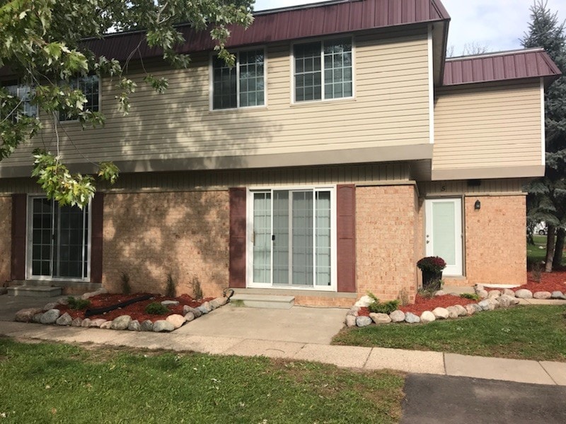 Chateau Townhomes in Appleton, WI - Building Photo
