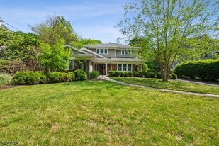 678 Springfield Ave in Summit, NJ - Building Photo