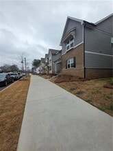 221 Brownlee Rd in Woodstock, GA - Building Photo - Building Photo