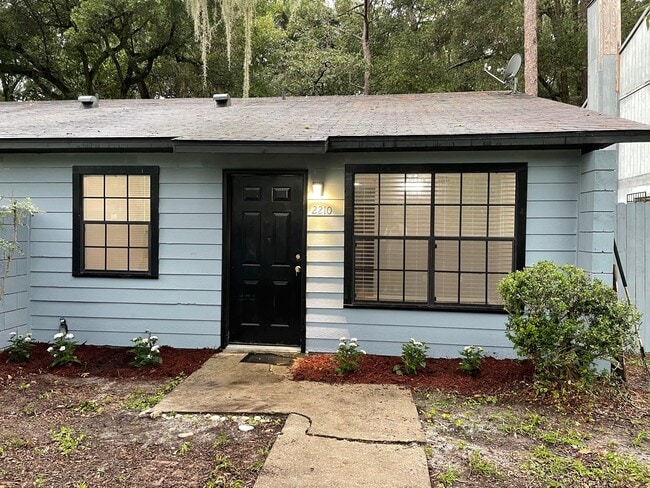 2210 SW 70th Terrace in Gainesville, FL - Building Photo - Building Photo
