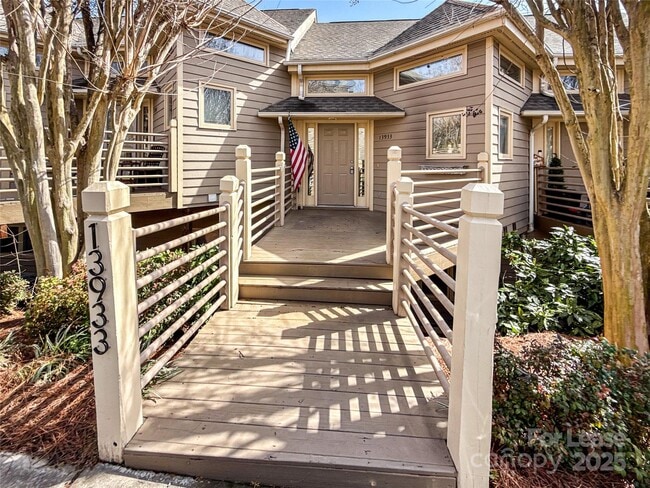 property at 13933 Queens Harbor Rd