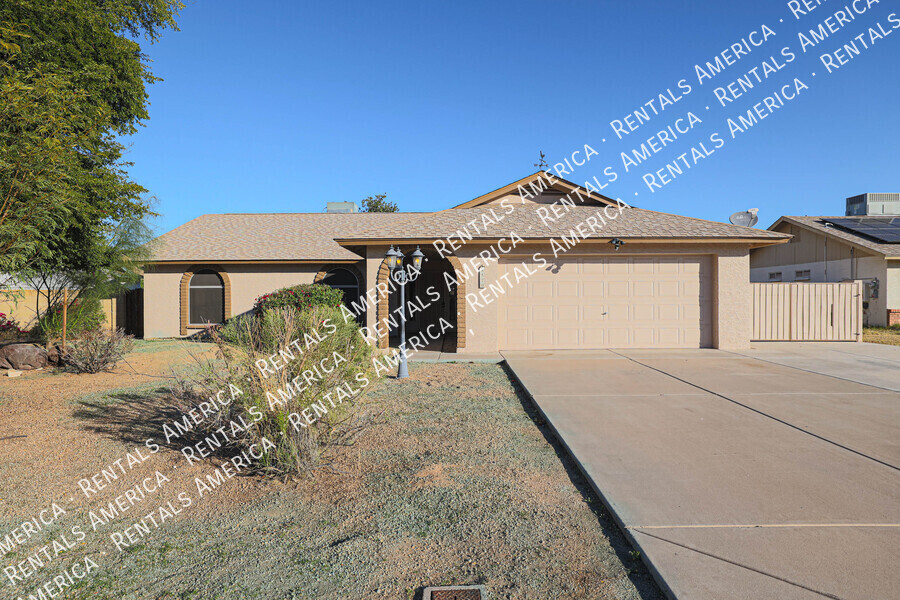 8520 W Diana Ave in Peoria, AZ - Building Photo