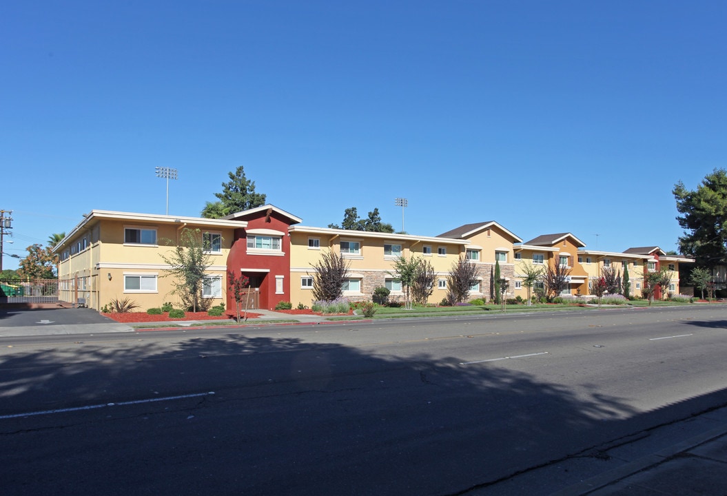 Sienna Terrace Apartments in Stockton, CA - Building Photo