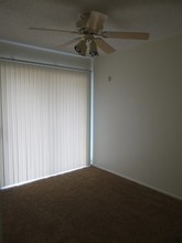 4648 Earl Gros Ave in Baton Rouge, LA - Foto de edificio - Interior Photo