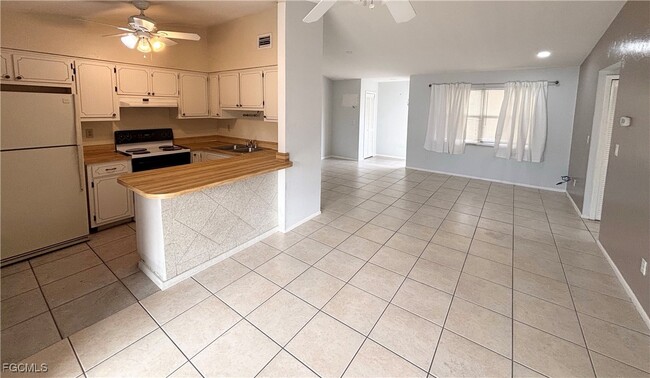 3306 SW 7th Pl in Cape Coral, FL - Building Photo - Building Photo