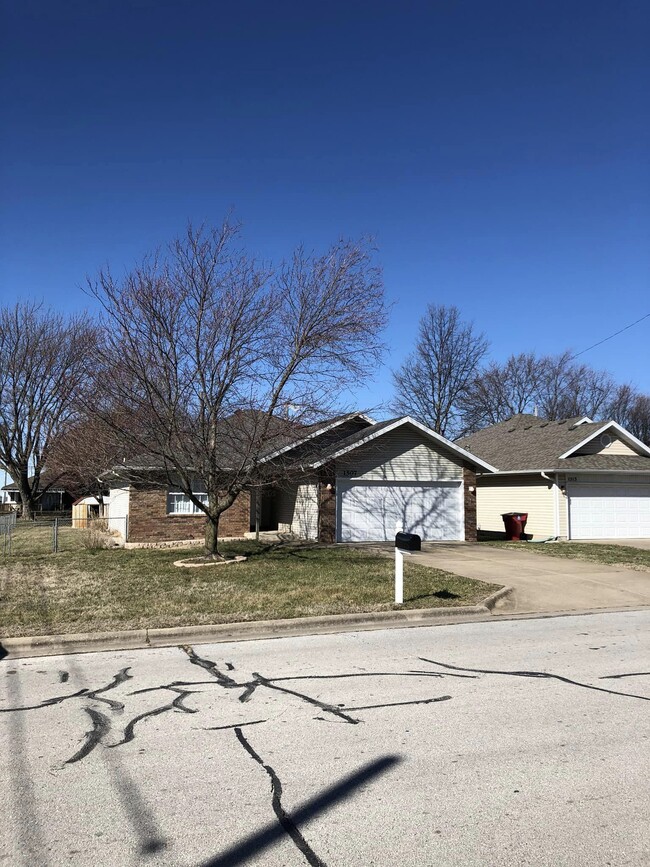 property at 1507 N Engel Ave
