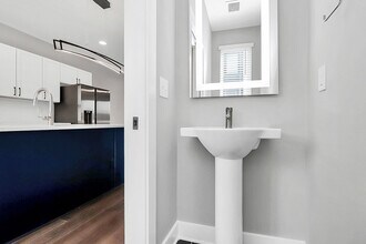 1921 W Trade St in Charlotte, NC - Building Photo - Building Photo