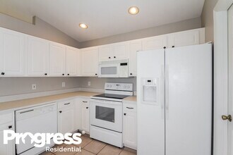 4213 Berkeley Dr in Parrish, FL - Building Photo - Building Photo