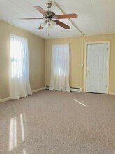 51 Pleasant St in Bristol, CT - Foto de edificio - Building Photo