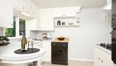 14526 Evanston Ave N in Shoreline, WA - Building Photo - Building Photo