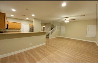 6323 Blushing Willow St-Unit -2 in North Las Vegas, NV - Building Photo - Building Photo