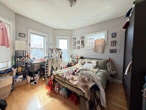 73 Newbury St, Unit 2 in Somerville, MA - Building Photo - Building Photo