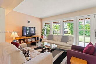 7350 SW 107th Terrace in Miami, FL - Building Photo - Building Photo