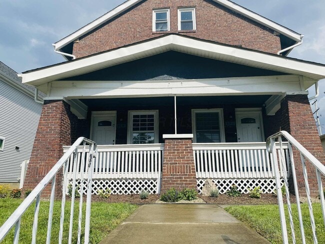 property at 918 Carpenter St
