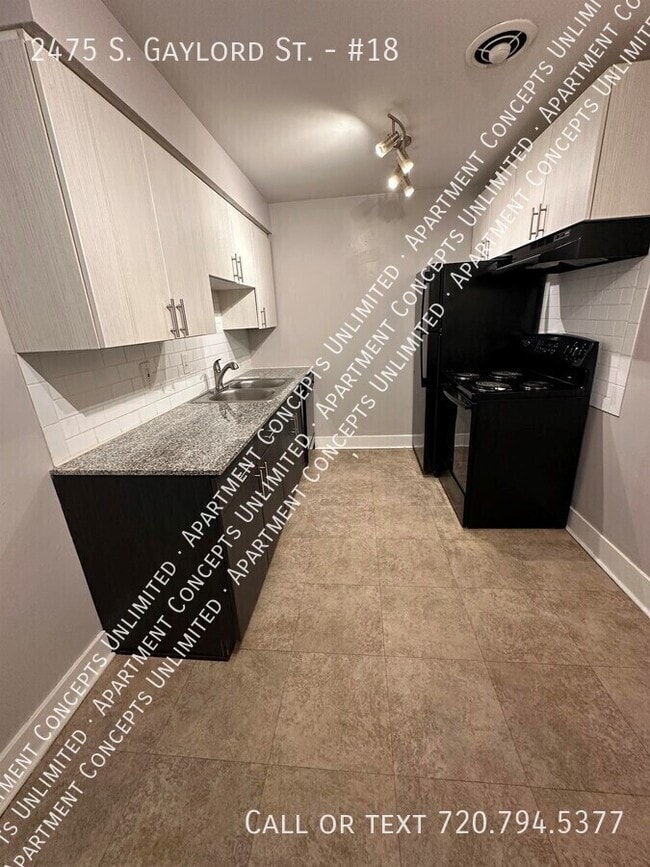 2475 S Gaylord St in Denver, CO - Building Photo - Building Photo