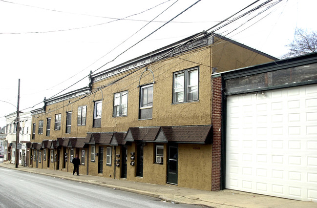 329-337 W Chestnut St in West Chester, PA - Building Photo - Building Photo