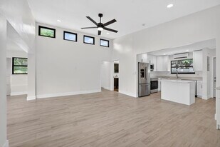 1403 NE 13th St in Fort Lauderdale, FL - Building Photo