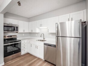 7974 Harmill Dr in Dublin, OH - Building Photo - Building Photo