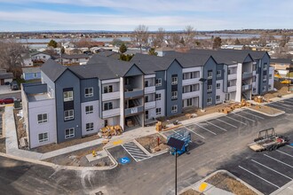 1701 W Crouse St in Moses Lake, WA - Foto de edificio - Building Photo