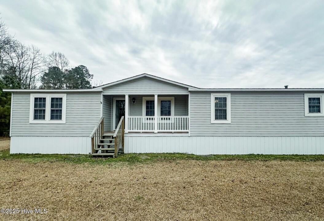 640 Dover Rd in Cove City, NC - Building Photo