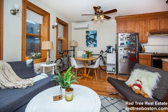 137 Charles St, Unit 2 in Boston, MA - Foto de edificio - Building Photo