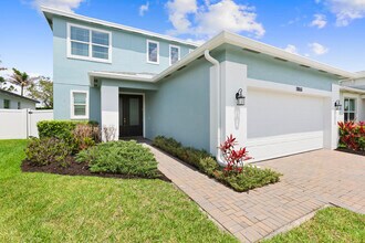 11861 SW Lyra Dr. in Port St. Lucie, FL - Foto de edificio - Building Photo