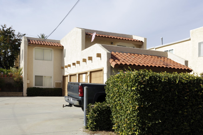 1005 Alabama St in Huntington Beach, CA - Building Photo - Building Photo