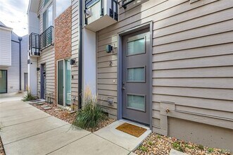 3411 Albion St in Denver, CO - Foto de edificio - Building Photo