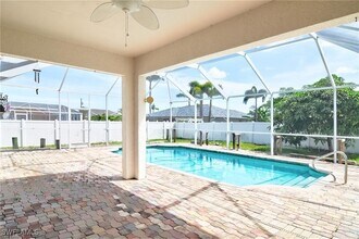 805 SW 4th Pl in Cape Coral, FL - Building Photo - Building Photo