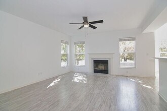 1337 Hinault Way in Carmel, IN - Building Photo - Building Photo