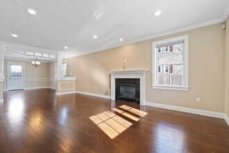 27 Pearl St in Wakefield, MA - Building Photo - Building Photo