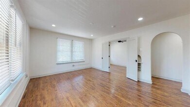 5506 Miller Ave in Dallas, TX - Foto de edificio - Building Photo