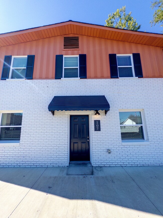 107 N Everett High Rd in Maryville, TN - Foto de edificio - Building Photo