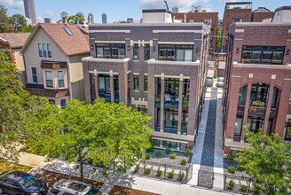 3347 N Kenmore Ave, Unit 3347-3S in Chicago, IL - Foto de edificio - Building Photo
