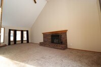 725 SE Peterson Dr photo'