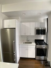 EAST 46 STREET in New York, NY - Foto de edificio - Building Photo