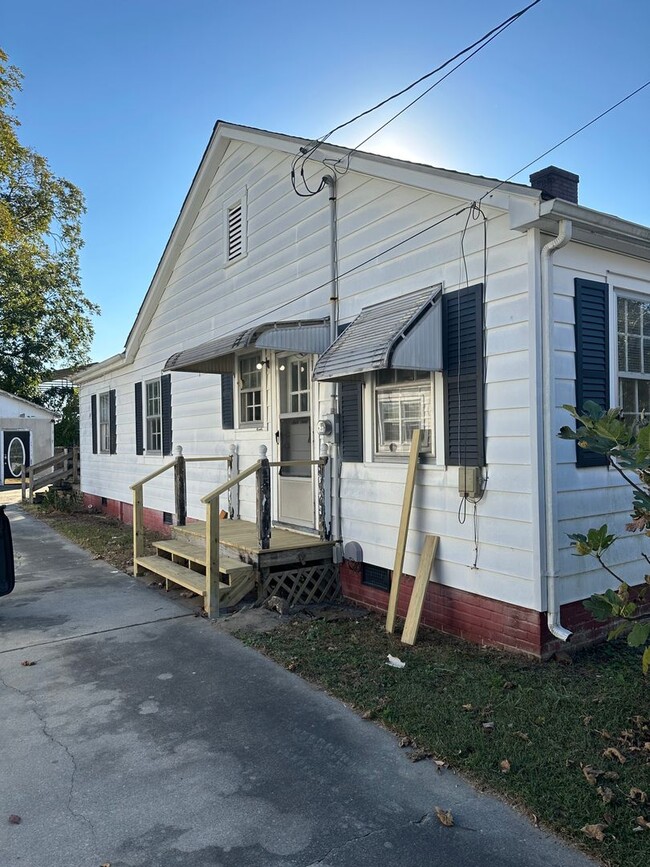 1602 W Washington Ave in Kinston, NC - Building Photo - Building Photo