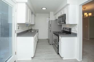 Buckingham Square Apts and TH in Troy, MI - Foto de edificio - Interior Photo