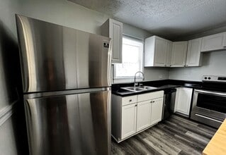 8118 Walnut Cove Rd in Walnut Cove, NC - Building Photo - Building Photo