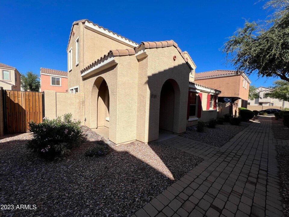 2709 E Bart St in Gilbert, AZ - Building Photo