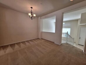 2580 W El Camino Ave in Sacramento, CA - Building Photo - Building Photo