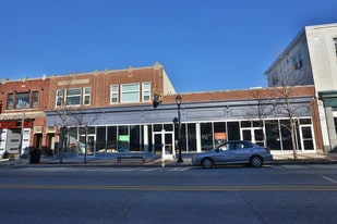 321 W Main St in Lansdale, PA - Building Photo