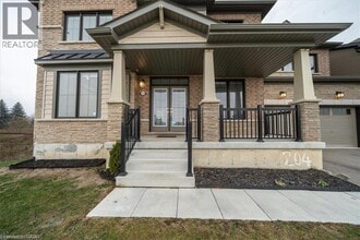 107 Cta. Heights in Hamilton, ON - Building Photo - Building Photo