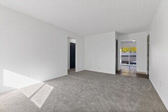 Green Tree Apartments in Portland, OR - Foto de edificio - Building Photo