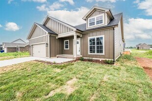 2437 Topeka Rd in Bowling Green, KY - Building Photo